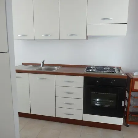 Apartment Calabria, Isca Marina, Apartament, 2 Min From Sea, Sub 64