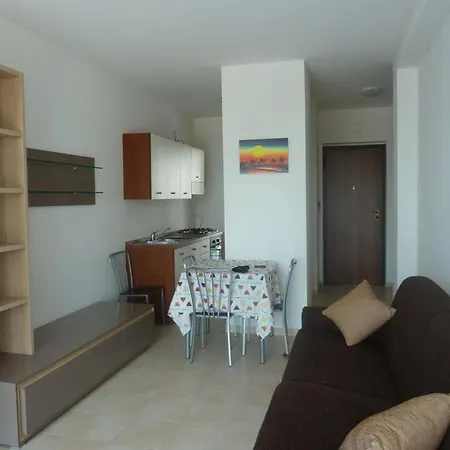 Calabria, Isca Marina, Apartament, 2 Min From Sea, Sub 64 Apartment
